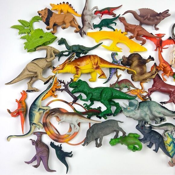 Jurassic World Dinosaur Toys Lot Plastic Resin - Picture 3 of 9